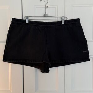 Aritizia TNA Women's Classic Black Sweatfleece Cozy Fleece Boyfriend Fit Shorts